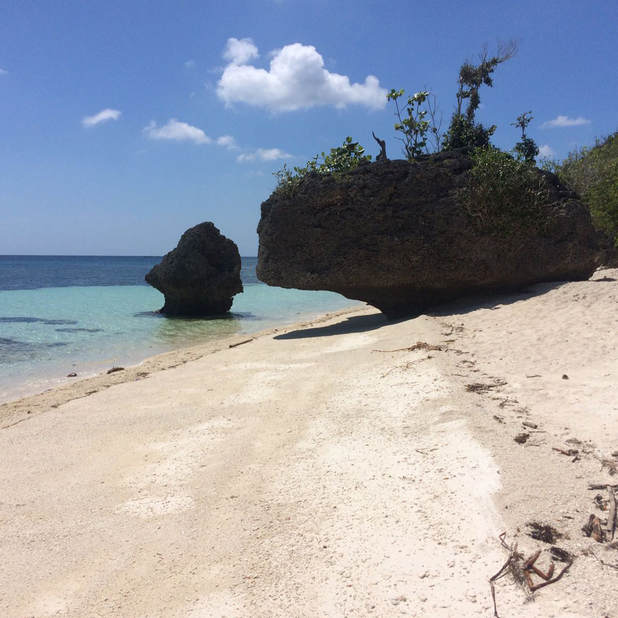 secret beach siquijor philippines travel
