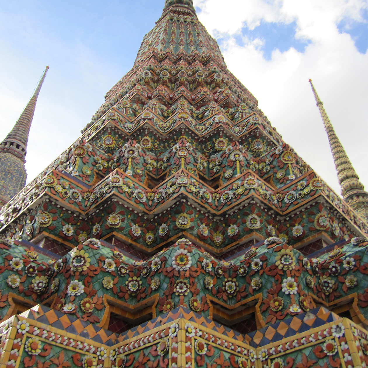 Wat Arun temple bangkok city sightseeing travel