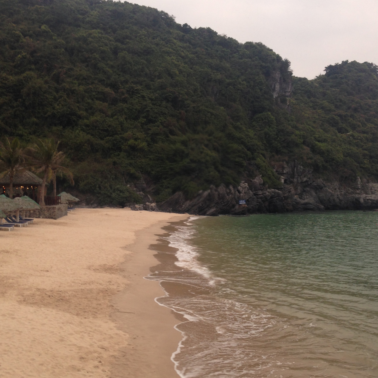 beach Cát Bà island vietnam